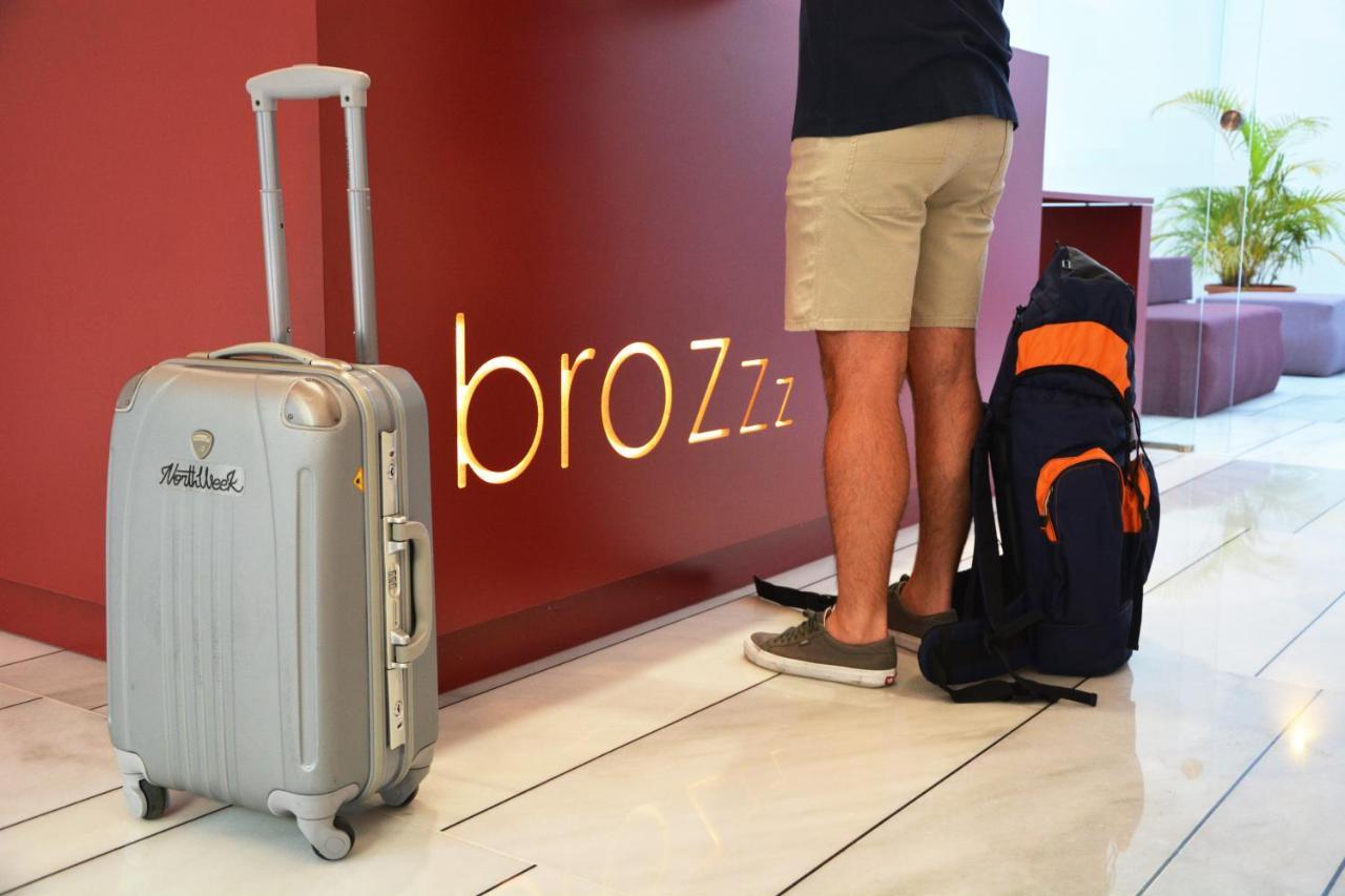 Broz Hostel Granada Exterior photo